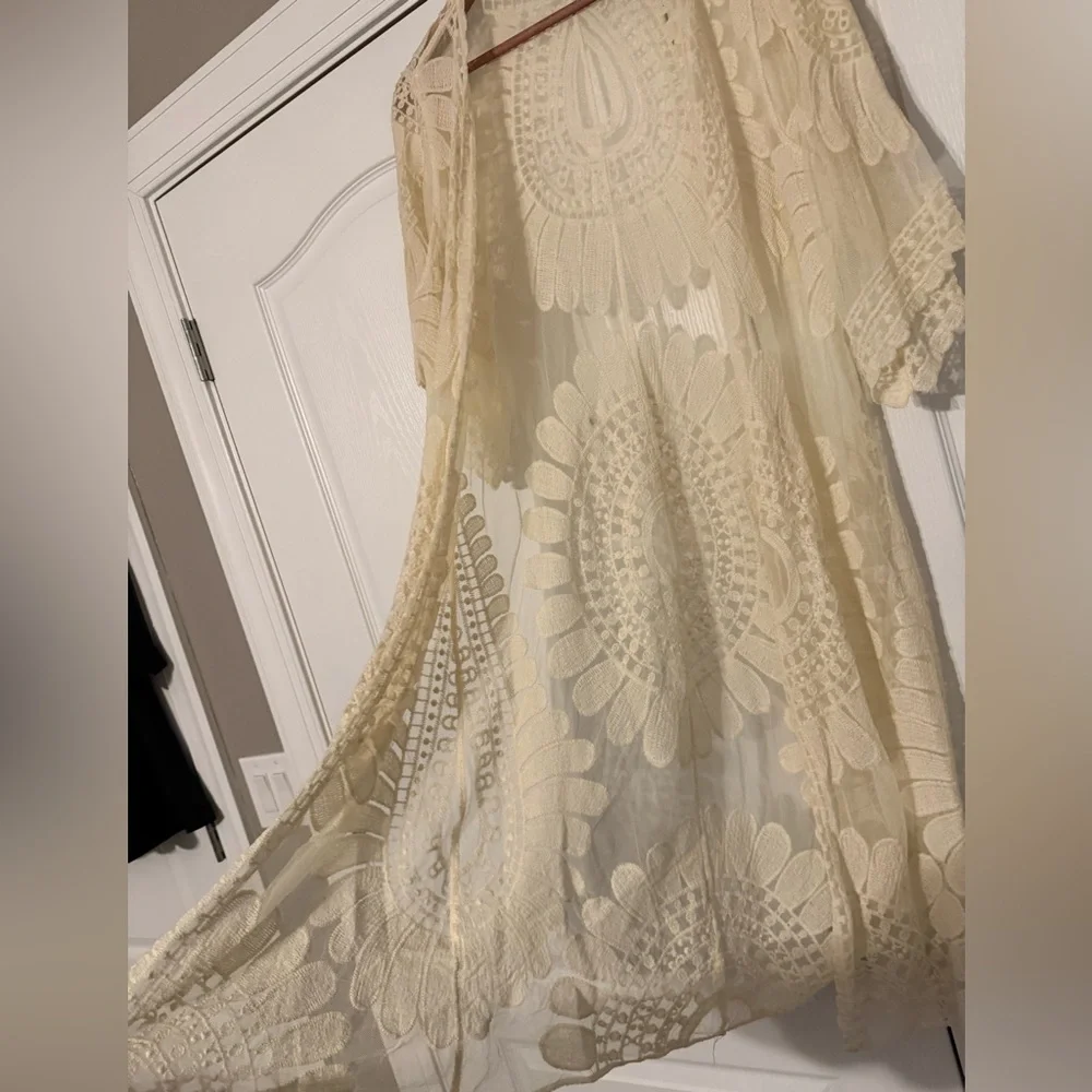 Lace Duster - Picture 3 of 5